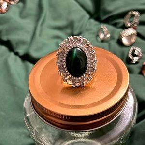 Paparazzi Rings- Stretchable band
All paparazzi Jewelry- 3 for $10